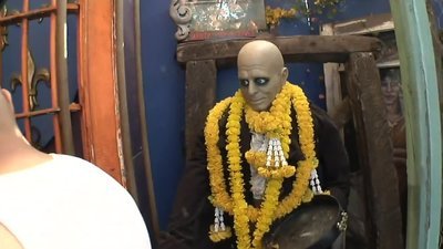 Breasty blonde MILF and her Latina colleagues pick up several amateur chaps and bring at quiet spot. Abandoned fair becomes flawless place for them to